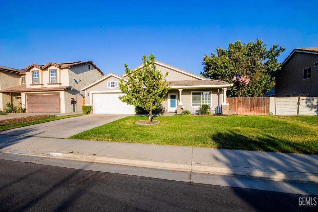 5800 California Spring Drive, Bakersfield, CA 93313