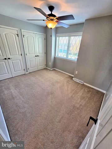 136 EAGLE DR, Ephrata, PA 17522