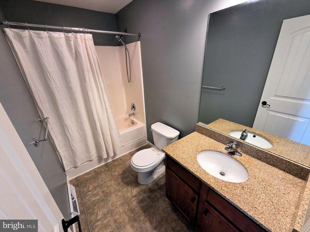 136 EAGLE DR, Ephrata, PA 17522