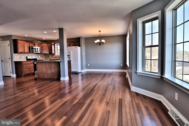 136 EAGLE DR, Ephrata, PA 17522
