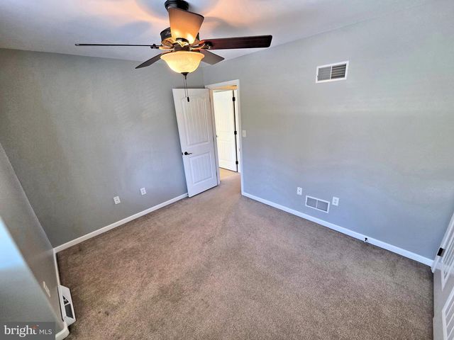 136 EAGLE DR, Ephrata, PA 17522