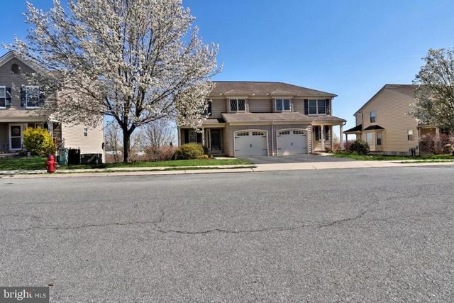 136 EAGLE DR, Ephrata, PA 17522