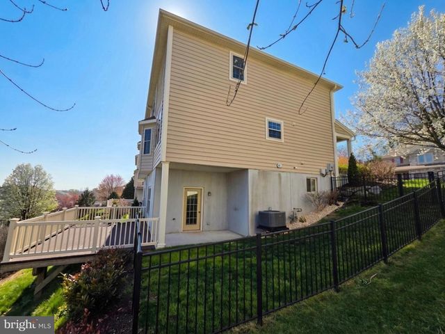 136 EAGLE DR, Ephrata, PA 17522