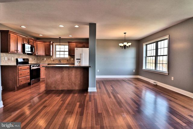 136 EAGLE DR, Ephrata, PA 17522
