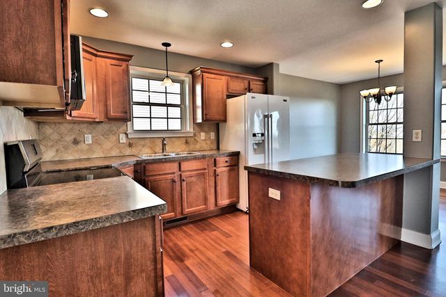 136 EAGLE DR, Ephrata, PA 17522