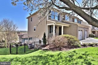 136 EAGLE DR, Ephrata, PA 17522