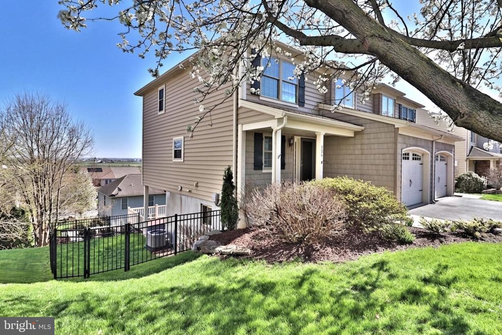 136 EAGLE DR, Ephrata, PA 17522