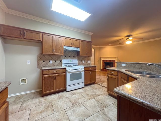 414 CATTLE RANCH DR, San Antonio, TX 78245