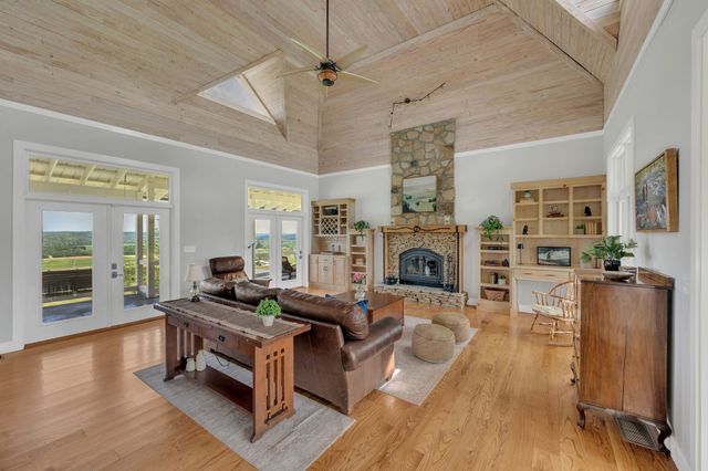 39 Fayetteville Rd, Kelso, TN 37348