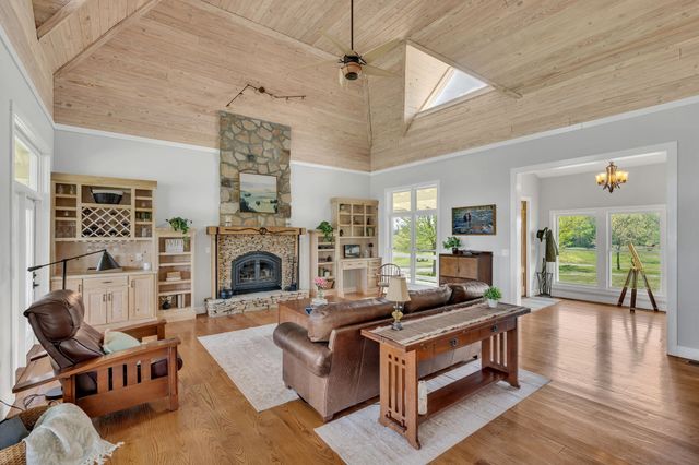 39 Fayetteville Rd, Kelso, TN 37348