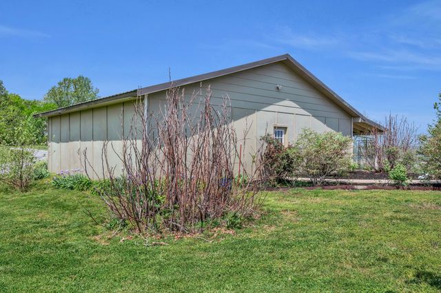 39 Fayetteville Rd, Kelso, TN 37348