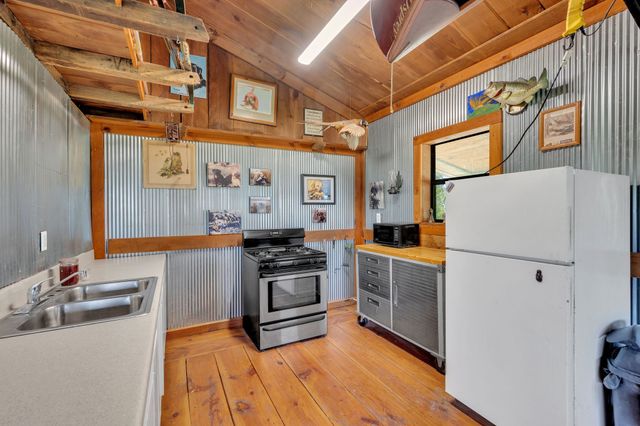 39 Fayetteville Rd, Kelso, TN 37348