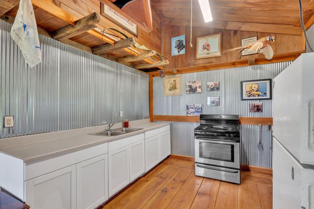 39 Fayetteville Rd, Kelso, TN 37348