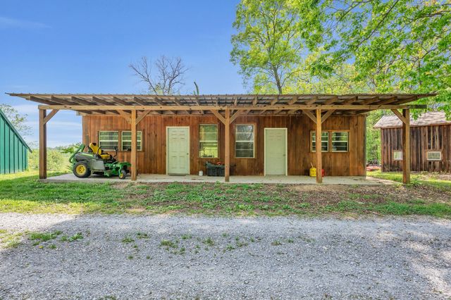 39 Fayetteville Rd, Kelso, TN 37348