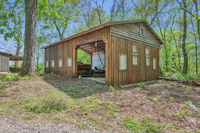 39 Fayetteville Rd, Kelso, TN 37348