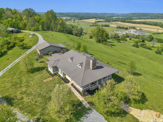 39 Fayetteville Rd, Kelso, TN 37348