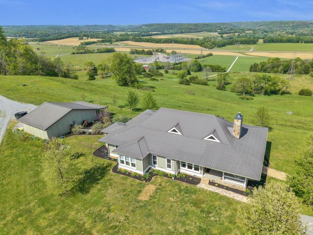 39 Fayetteville Rd, Kelso, TN 37348