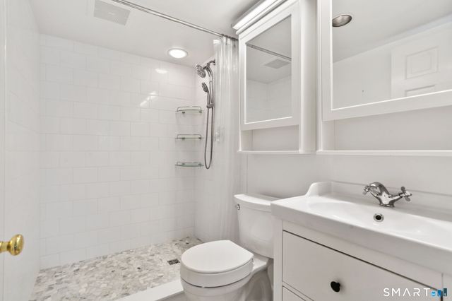 5 South Lane, Redding, CT 06896