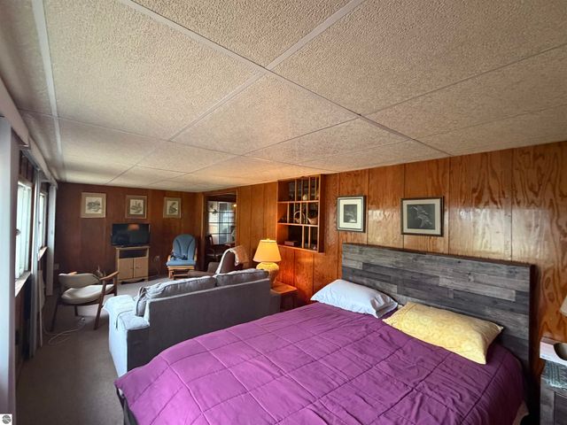 382 S Scott Drive, Farwell, MI 48622
