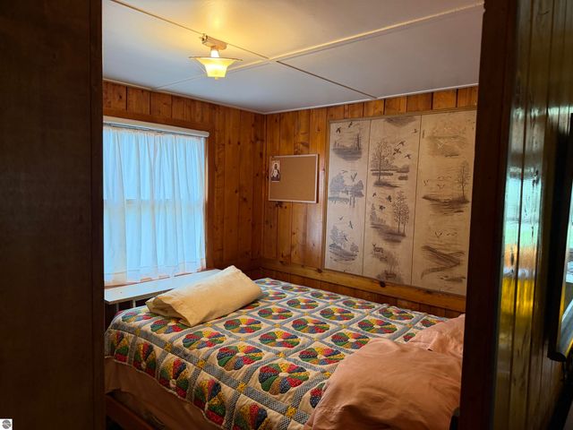 382 S Scott Drive, Farwell, MI 48622