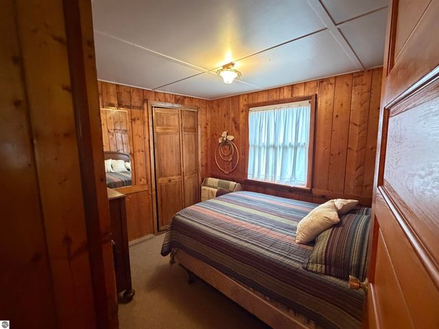 382 S Scott Drive, Farwell, MI 48622