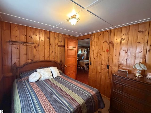 382 S Scott Drive, Farwell, MI 48622