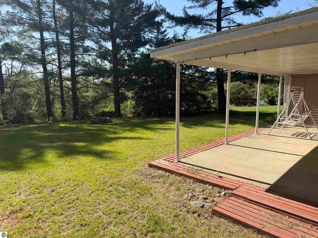 382 S Scott Drive, Farwell, MI 48622