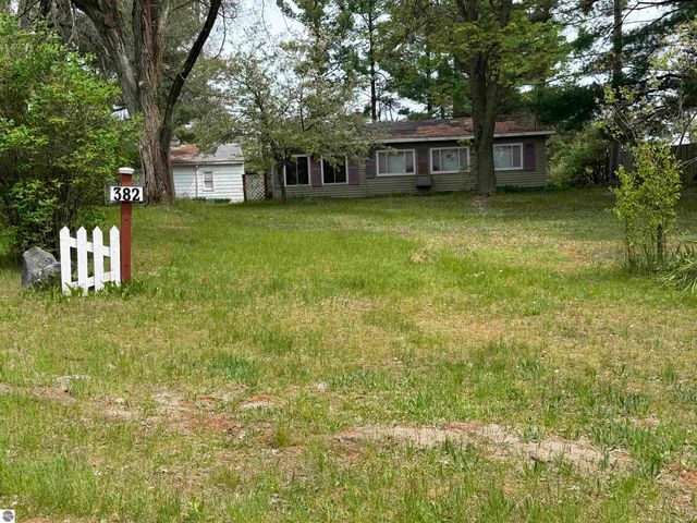 382 S Scott Drive, Farwell, MI 48622