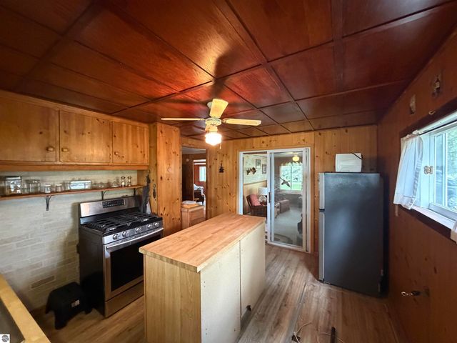 382 S Scott Drive, Farwell, MI 48622