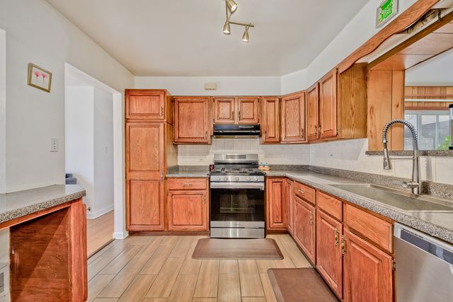 9412 Margail Avenue, Des Plaines, IL 60016