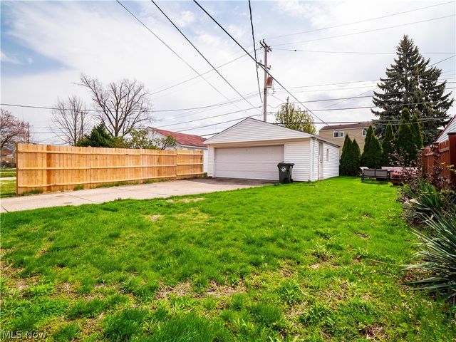 4423 Grantwood Drive, Parma, OH 44134