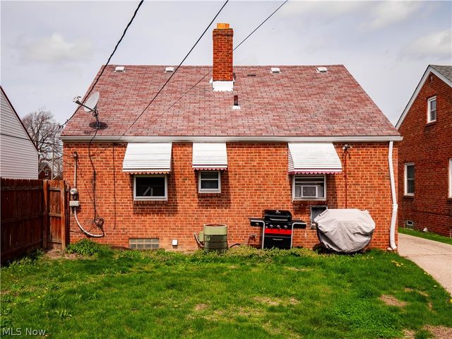 4423 Grantwood Drive, Parma, OH 44134