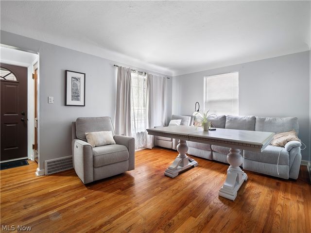 4423 Grantwood Drive, Parma, OH 44134