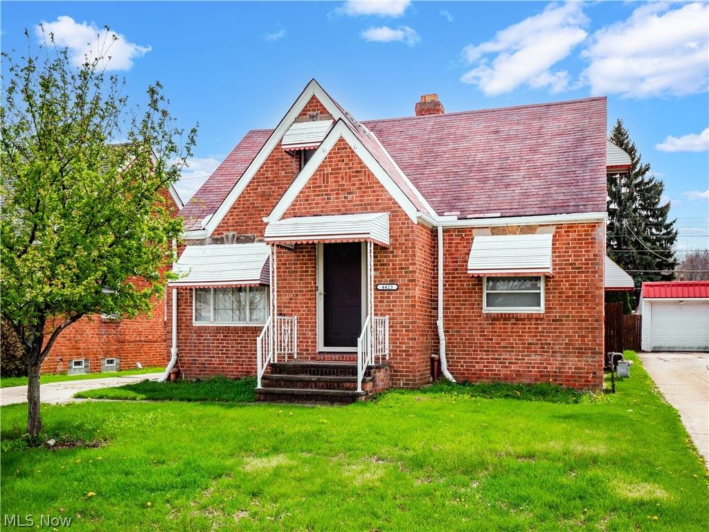 4423 Grantwood Drive, Parma, OH 44134