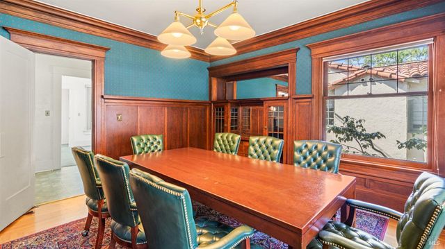 563 Jefferson St, Napa, CA 94559