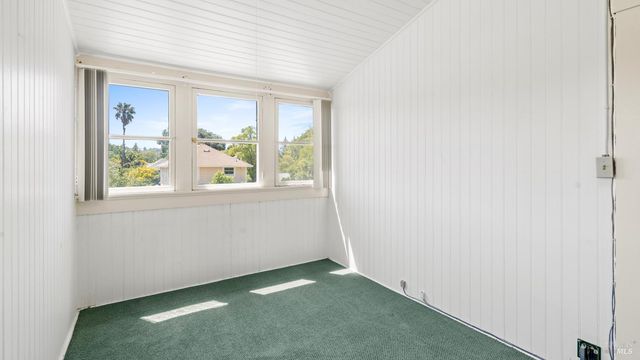 563 Jefferson St, Napa, CA 94559