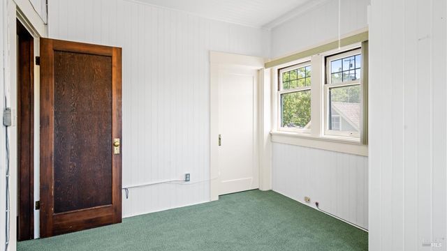 563 Jefferson St, Napa, CA 94559