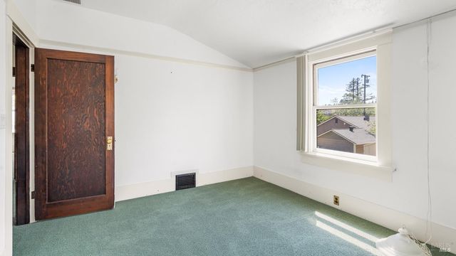 563 Jefferson St, Napa, CA 94559