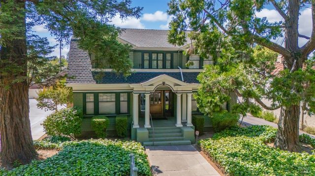 563 Jefferson St, Napa, CA 94559