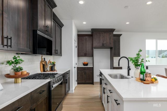 7124 W Cristobal Dr, Eagle, ID 83616