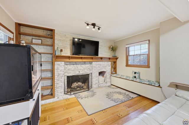 2865 SW Jewell AVE, Topeka, KS 66611