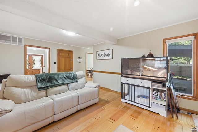 2865 SW Jewell AVE, Topeka, KS 66611