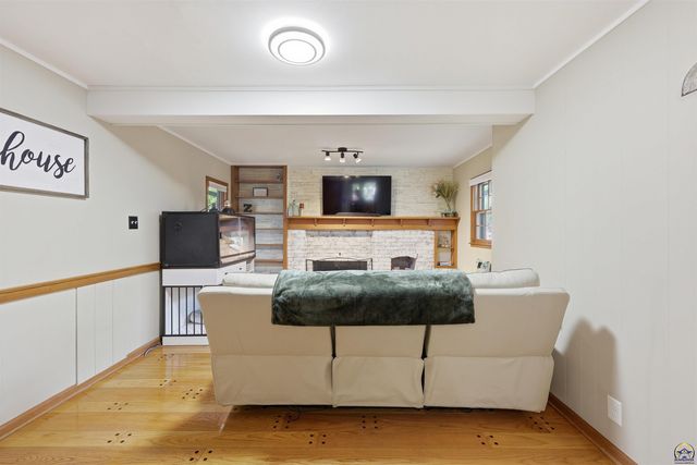 2865 SW Jewell AVE, Topeka, KS 66611