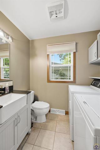 2865 SW Jewell AVE, Topeka, KS 66611