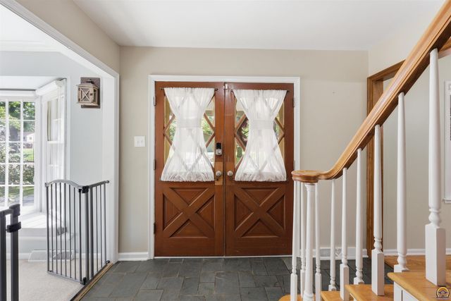 2865 SW Jewell AVE, Topeka, KS 66611