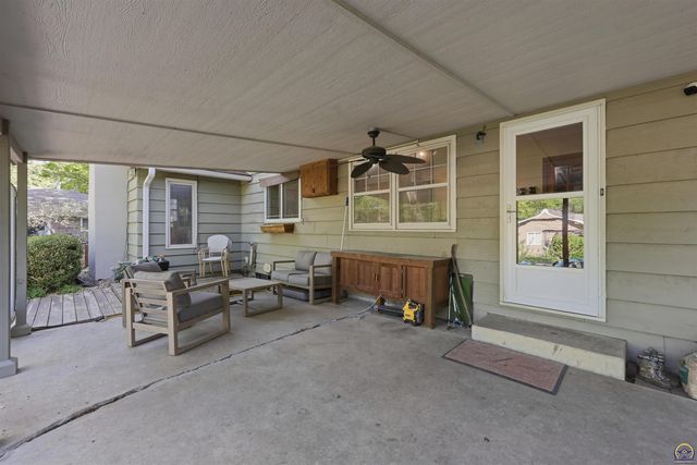 2865 SW Jewell AVE, Topeka, KS 66611