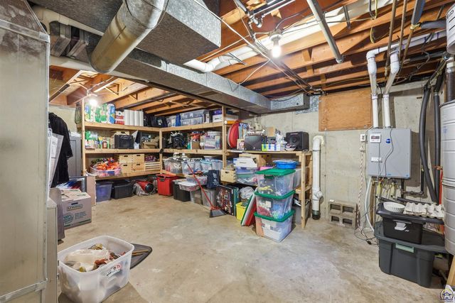 2865 SW Jewell AVE, Topeka, KS 66611