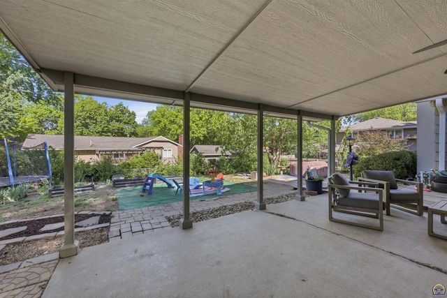 2865 SW Jewell AVE, Topeka, KS 66611