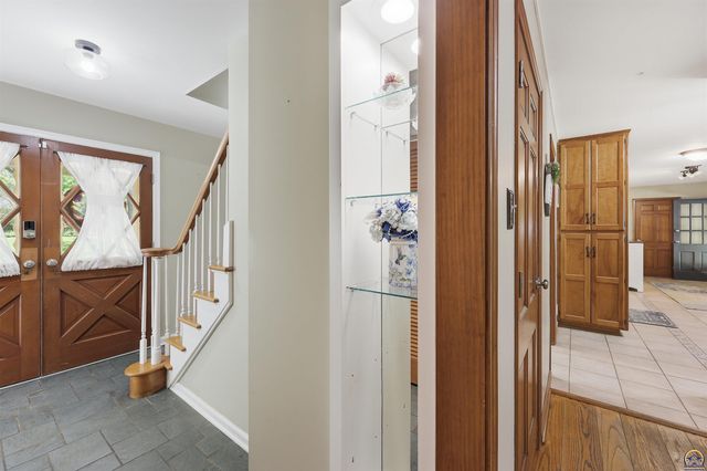 2865 SW Jewell AVE, Topeka, KS 66611