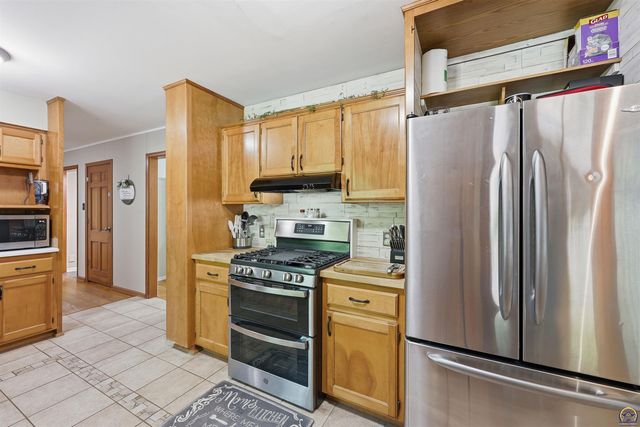 2865 SW Jewell AVE, Topeka, KS 66611